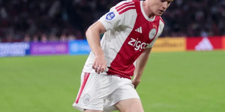Jacob Trenskow van sc Heerenveen niet minder dan Ajaxied Viktor Tsygankov
