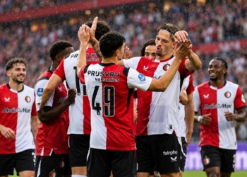 Levi Haps (18) beloond met eerste profcontract bij Feyenoord