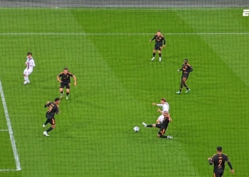 Omstreden penaltymoment bij FC Groningen tegen Ajax zorgt voor discussie