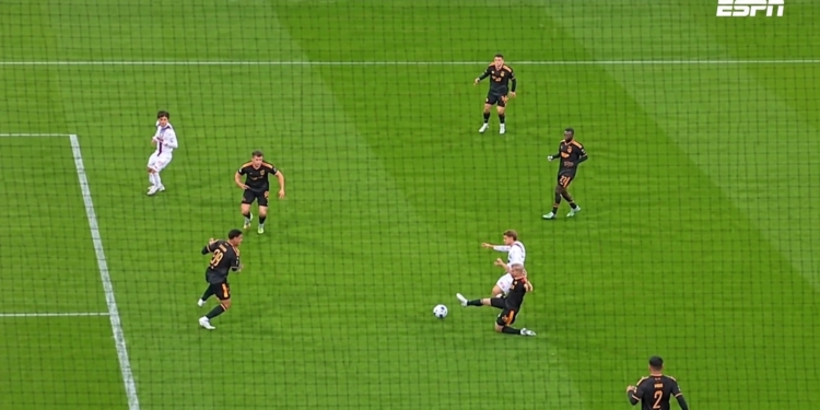 Omstreden penaltymoment bij FC Groningen tegen Ajax zorgt voor discussie