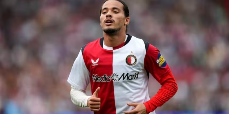 Hadj Moussa doet opvallende uitspraak over Van Bronckhorst en zorgt voor verbazing