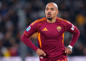 Donyell Malen plots gebeten hond in Italië na felle kritiek
