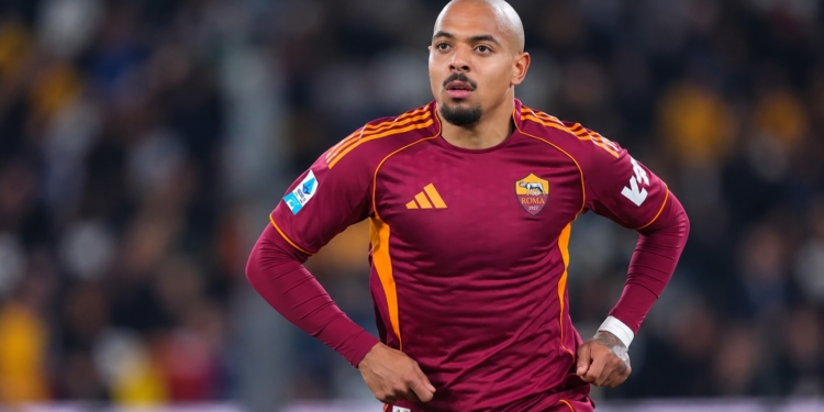 Donyell Malen plots gebeten hond in Italië na felle kritiek