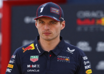 Max Verstappen trekt aan de bel met dringende oproep op social media