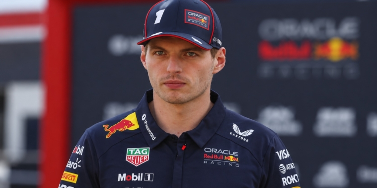 Max Verstappen trekt aan de bel met dringende oproep op social media