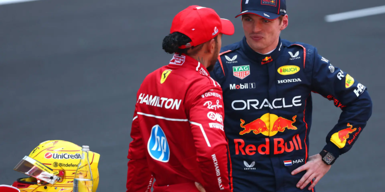 Lewis Hamilton teleurgesteld na misgelopen kans met Max Verstappen