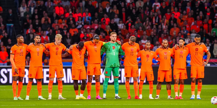 Oranje-international krijgt keiharde kritiek: ‘Wat een ezel!’