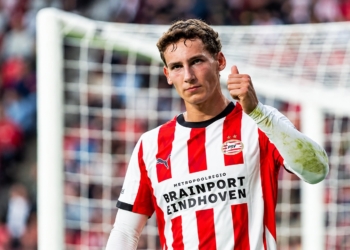 Ruben van Bommel opnieuw onder vuur na actie in eerste helft PSV-Heerenveen