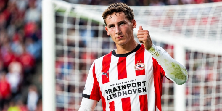 Ruben van Bommel opnieuw onder vuur na actie in eerste helft PSV-Heerenveen
