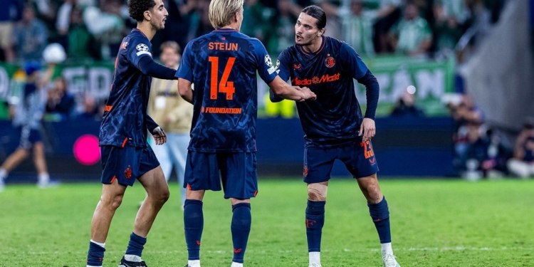 ‘Sem Steijn in winterstop weg bij Feyenoord na ruzie met Hadj Moussa’