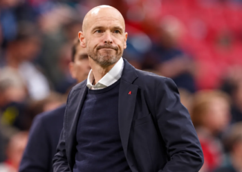 Erik ten Hag: ontslag bij Bayer Leverkusen was “heel cru” na twee wedstrijden